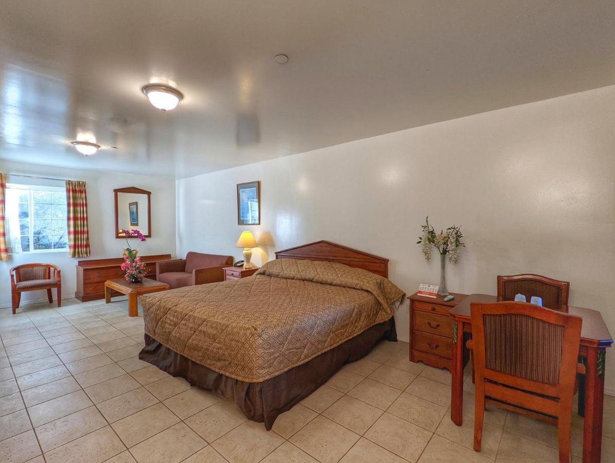 Americas Best Value Inn Oxnard-Port Hueneme Exterior photo